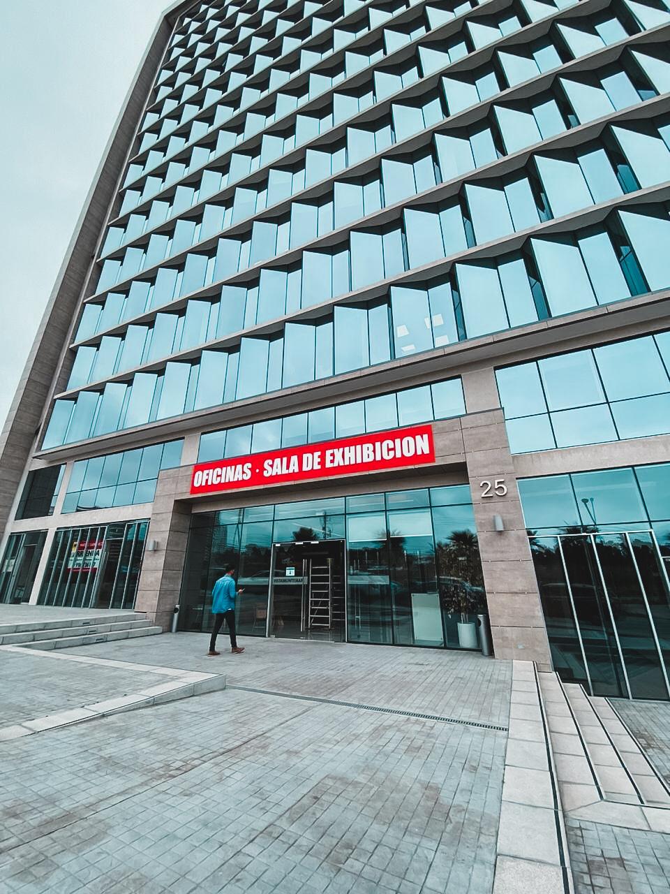 entrada edificio montemar